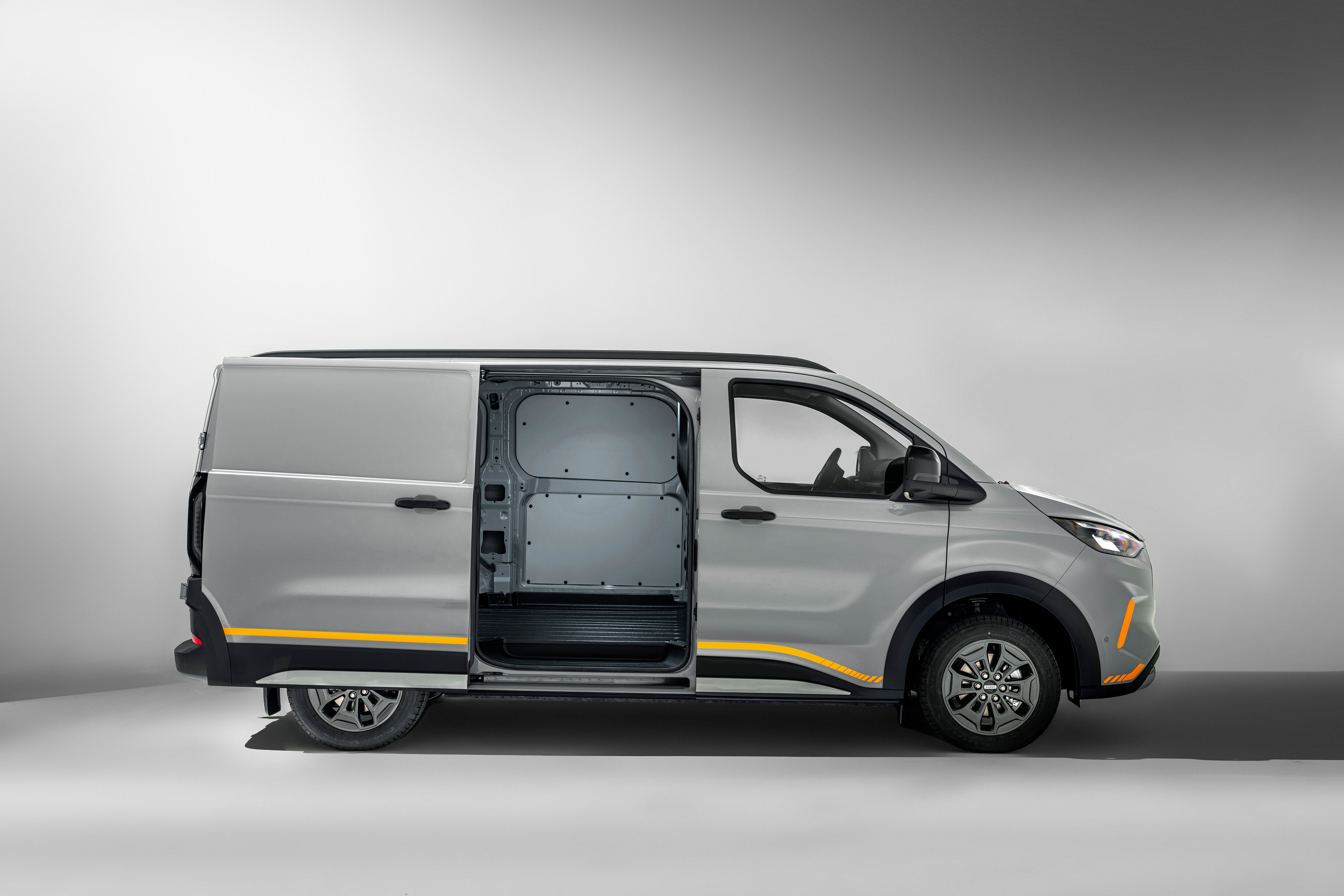 Discover the All New Transit Custom at Sandicliffe Your official